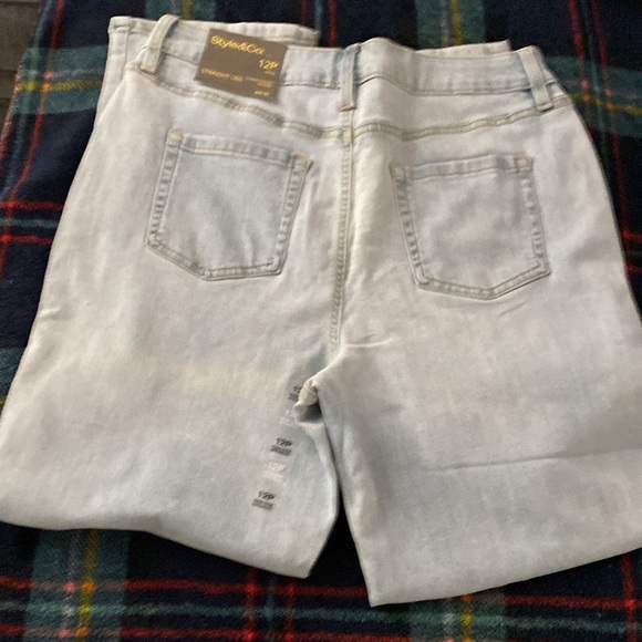 Style & Co high rise straight leg NWT Ladies jeans - Picture 2 of 3